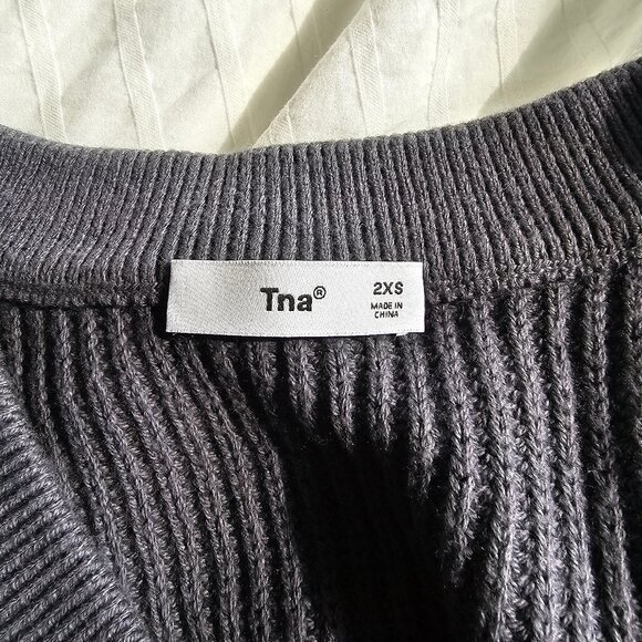 Aritzia TNA Beacon Sweater - 2021 - Inky Grey - Sz XXS - NWT - Picture 4 of 13